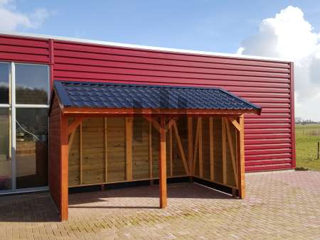 HV-20 Gepotdekseld vuren overkapping of veranda als showmodel geplaatst op het showterrein te Castricum.